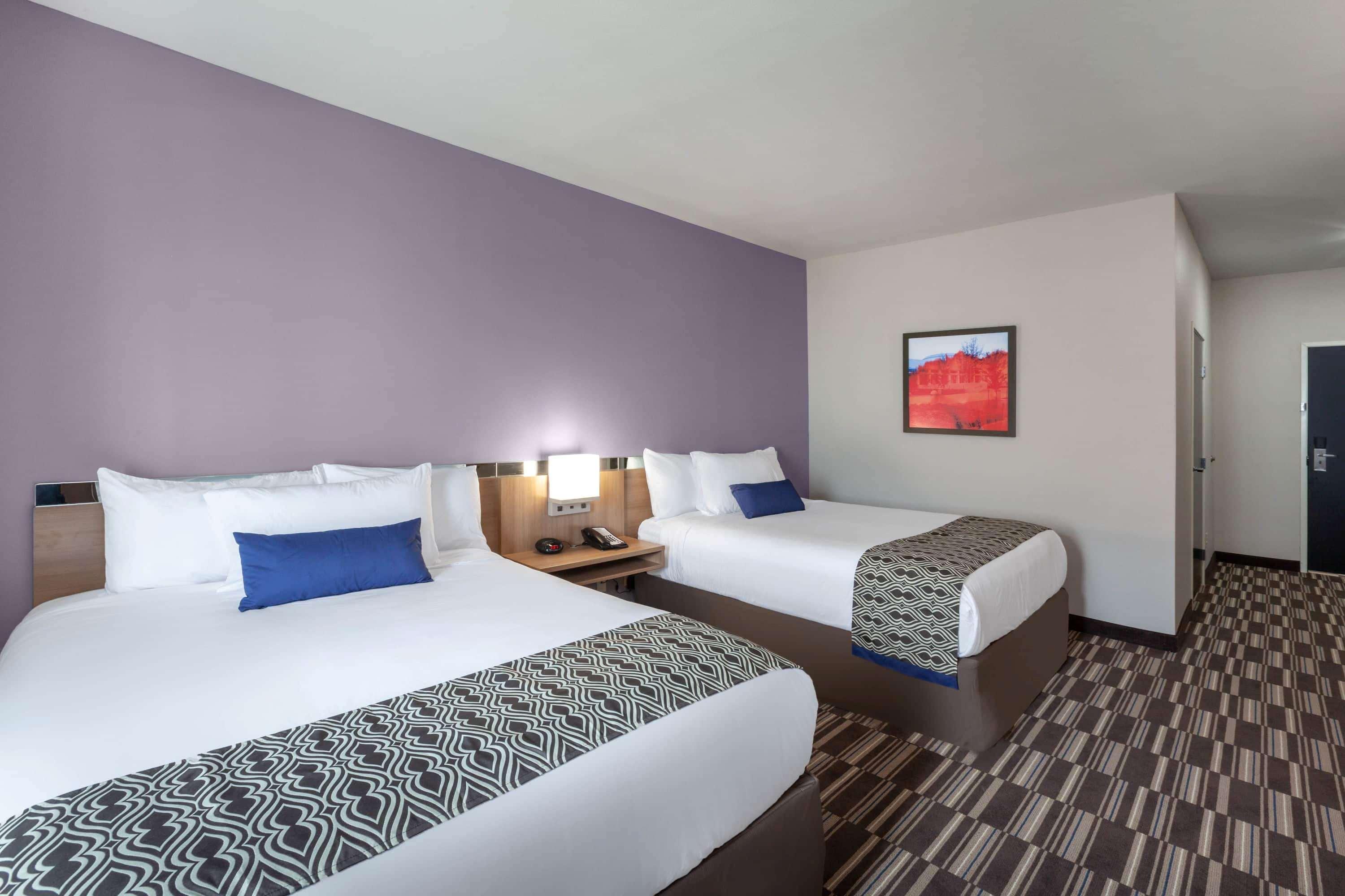 Microtel Inn & Suites By Wyndham Колледж-Стейшн Экстерьер фото